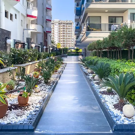 Seafront 1 Bedroom - Sea View Balcony - New Building Alanya