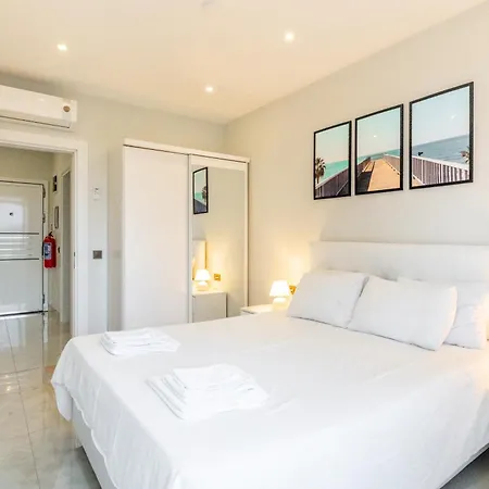 Seafront 1 Bedroom - Sea View Balcony - New Building アパート *